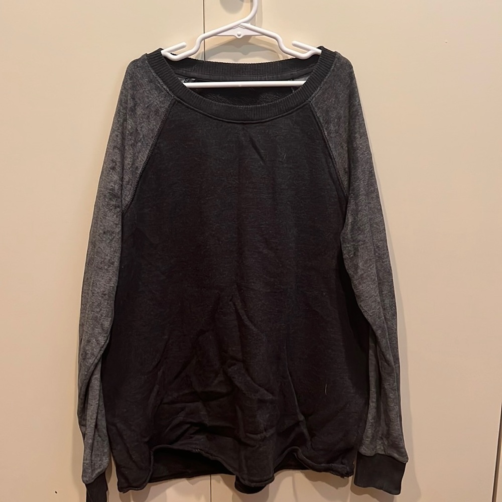 Womens long sleeve sweatshirt. Size XS